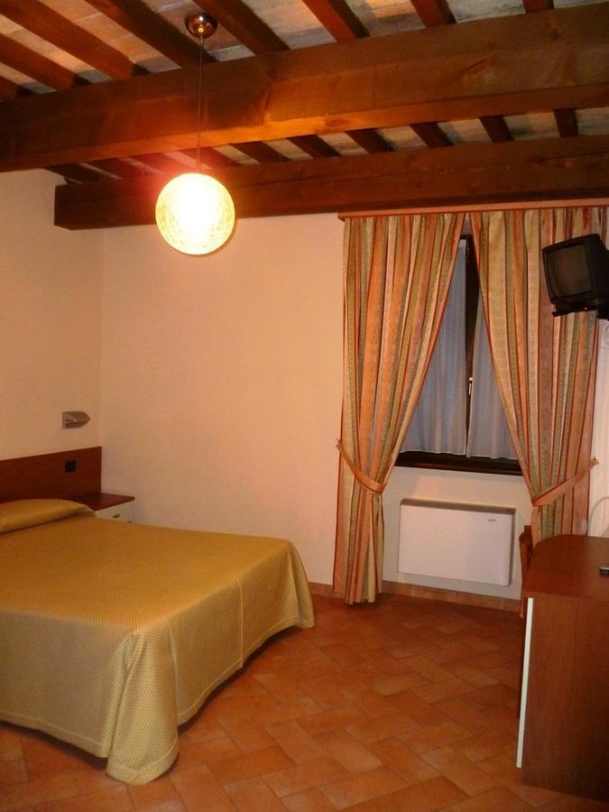 SantʼAngelo in Vado Hotel Santa Chiara מראה חיצוני תמונה